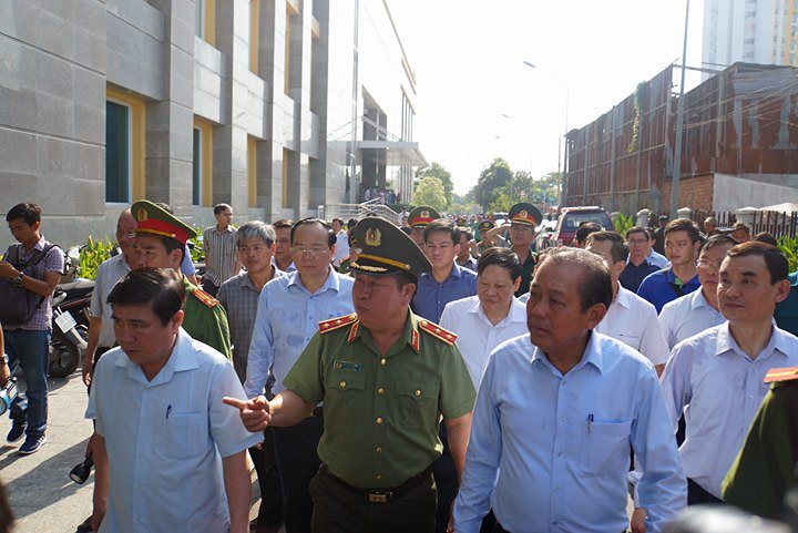 Phó Thủ tướng Trương Hòa Bình đối thoại với cư dân vụ cháy 13 người chết